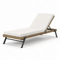Lettino prendisole in alluminio e rattan sintetico beige